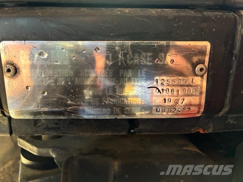 Case IH 1255 Traktoriai