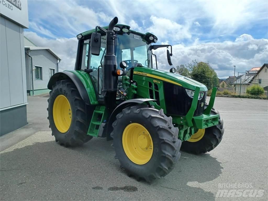 John Deere 6110M Traktoriai
