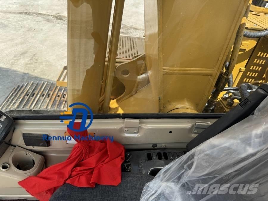 CAT 320B Vikšriniai ekskavatoriai