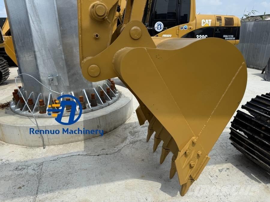 CAT 320B Vikšriniai ekskavatoriai