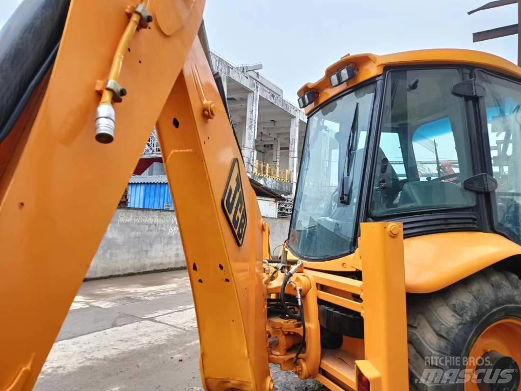 JCB 3 CX Ratiniai ekskavatoriai