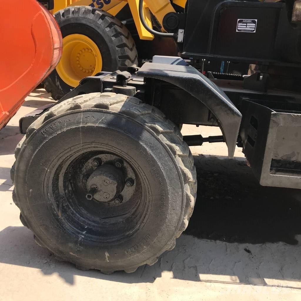 Hyundai 60 W Ratiniai ekskavatoriai