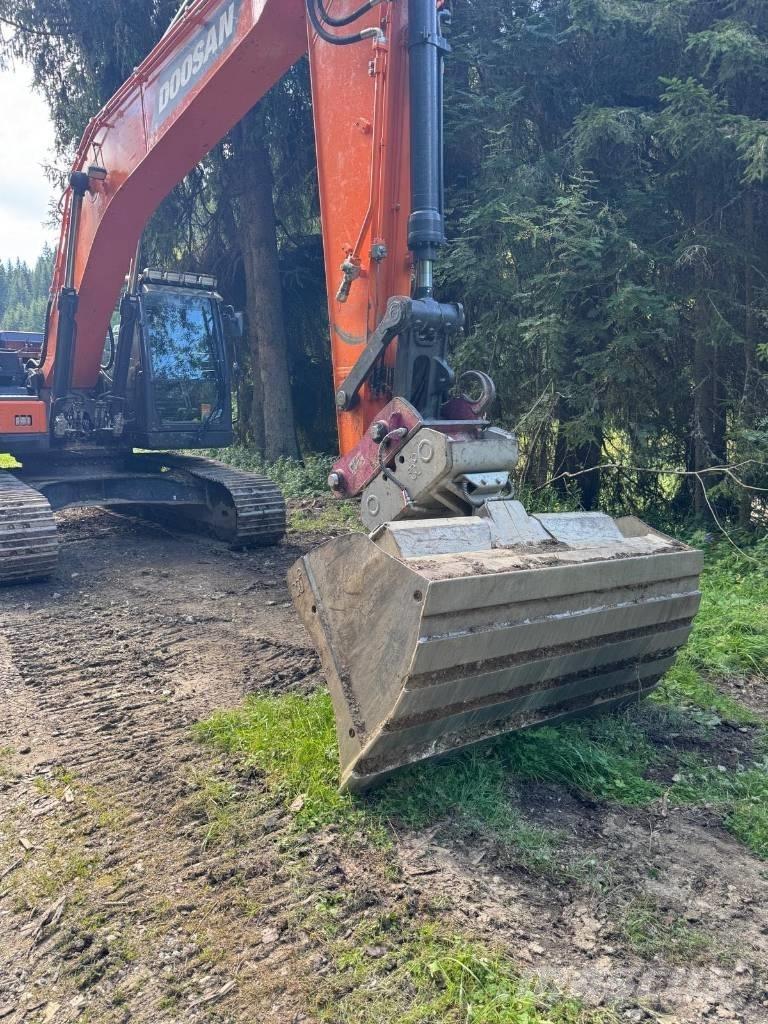 Doosan DX 225 LC-7 Vikšriniai ekskavatoriai