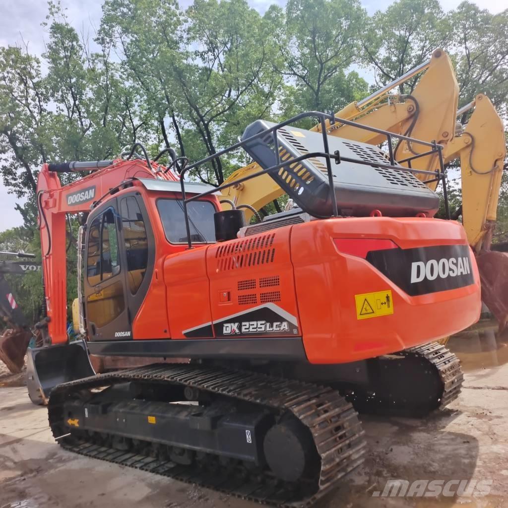 Doosan DX 225 LC Vikšriniai ekskavatoriai