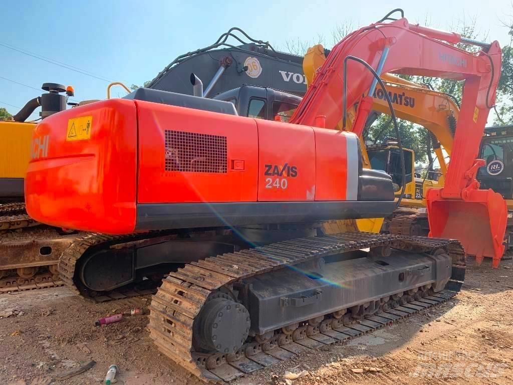 Hitachi Zaxis 240 Vikšriniai ekskavatoriai