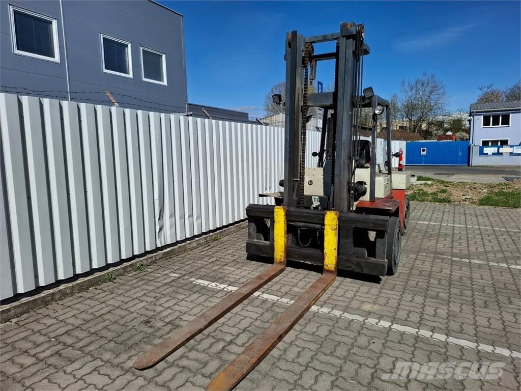 Nissan DF05A60U Dyzeliniai krautuvai