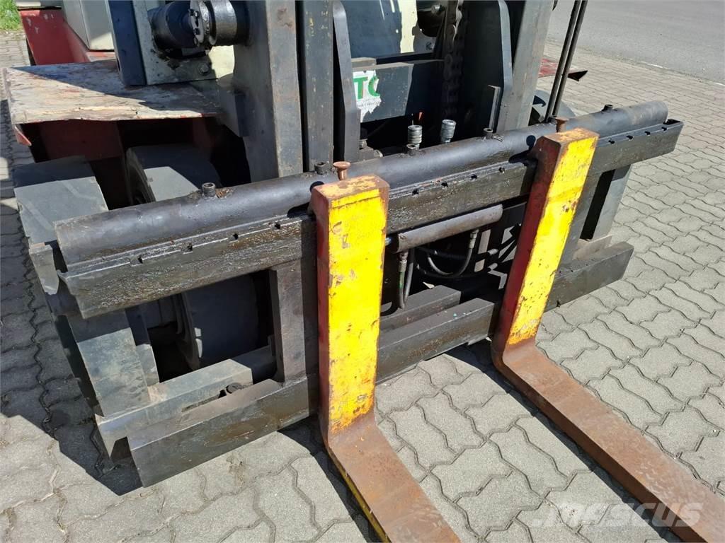 Nissan DF05A60U Dyzeliniai krautuvai