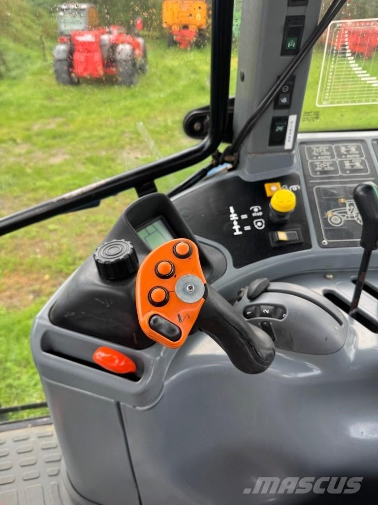 New Holland TM 175 Traktoriai