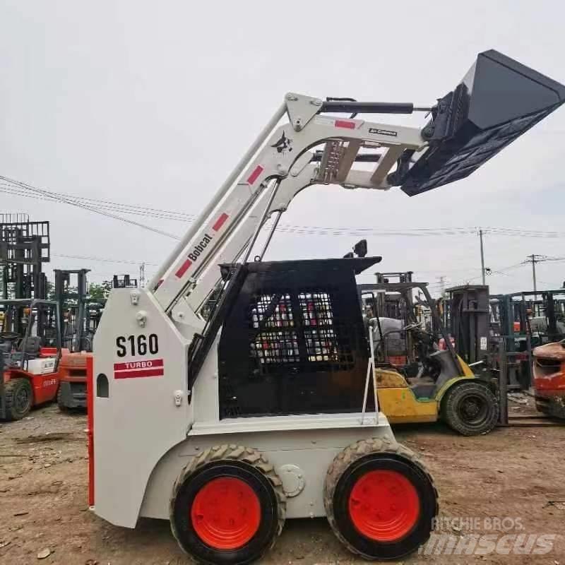 Bobcat S 160 Krautuvai su šoniniu pasukimu