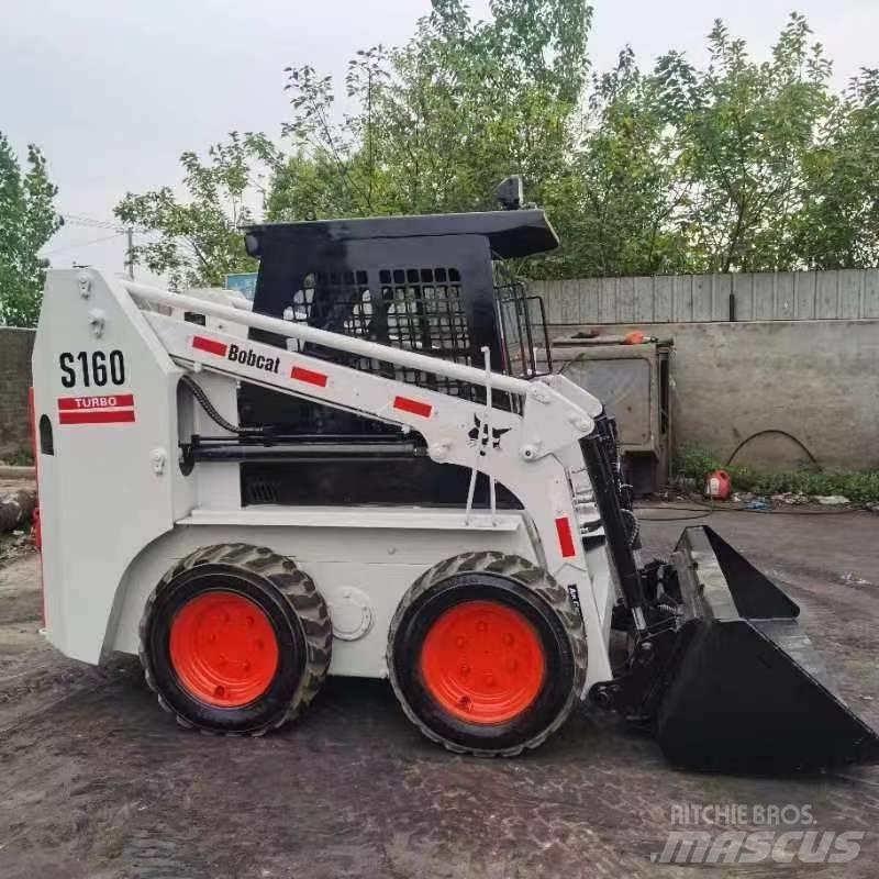 Bobcat S 160 Krautuvai su šoniniu pasukimu