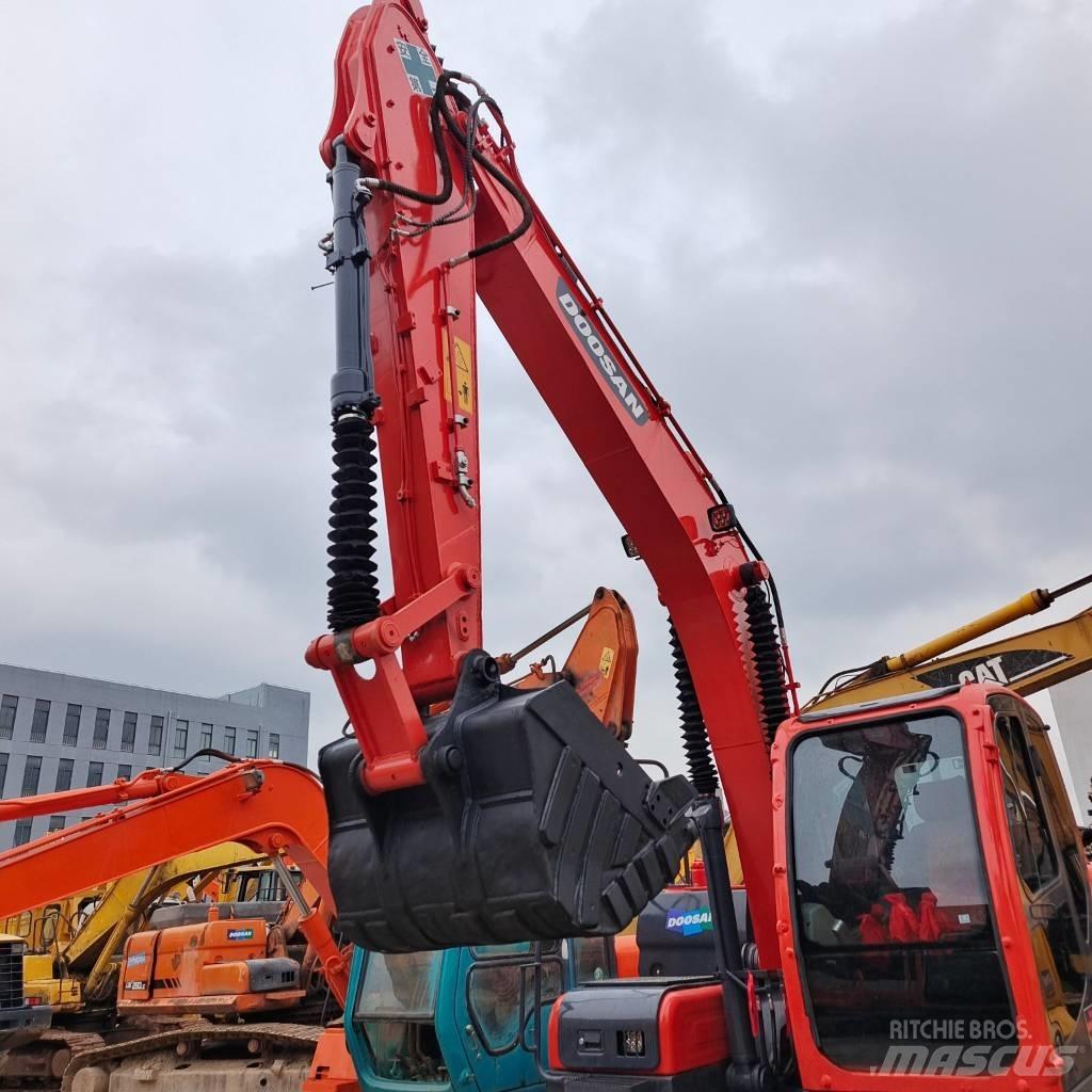 Doosan DH 150 Vikšriniai ekskavatoriai