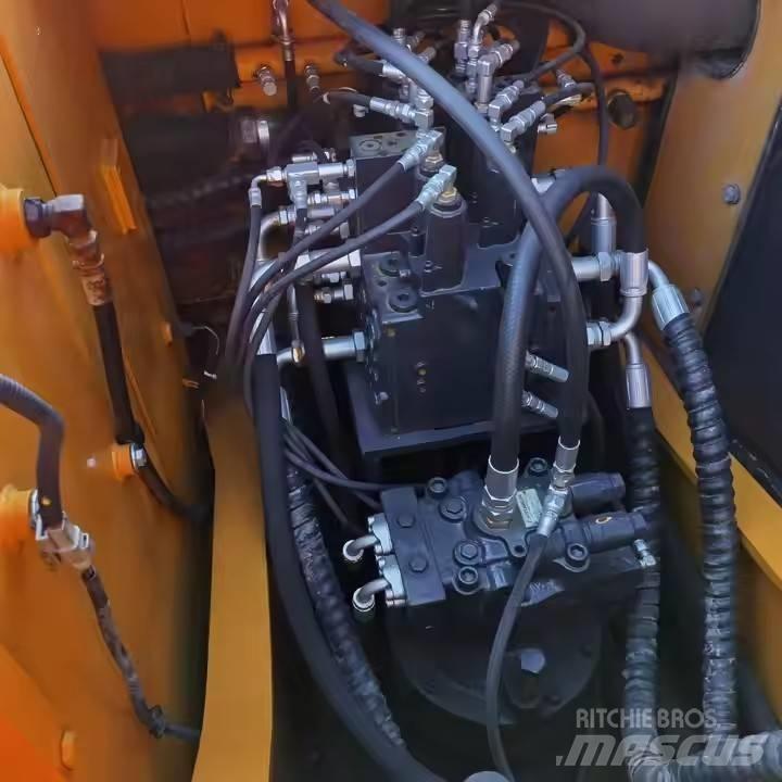 Hyundai 150LC-7 Vikšriniai ekskavatoriai