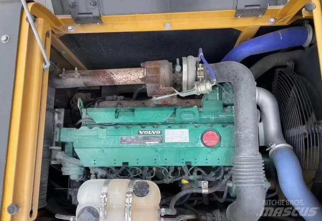 Volvo 210 Vikšriniai ekskavatoriai