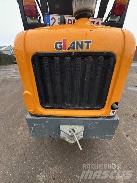 GiANT G2200 HD Naudoti ratiniai krautuvai