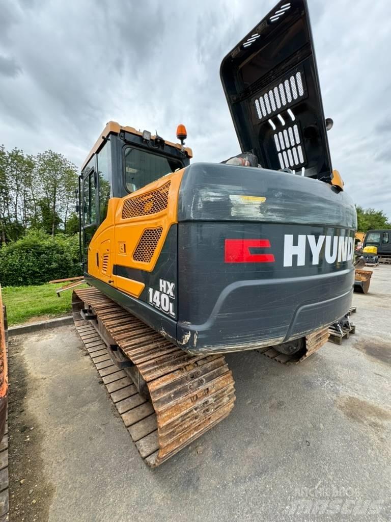 Hyundai HX 140L Vikšriniai ekskavatoriai