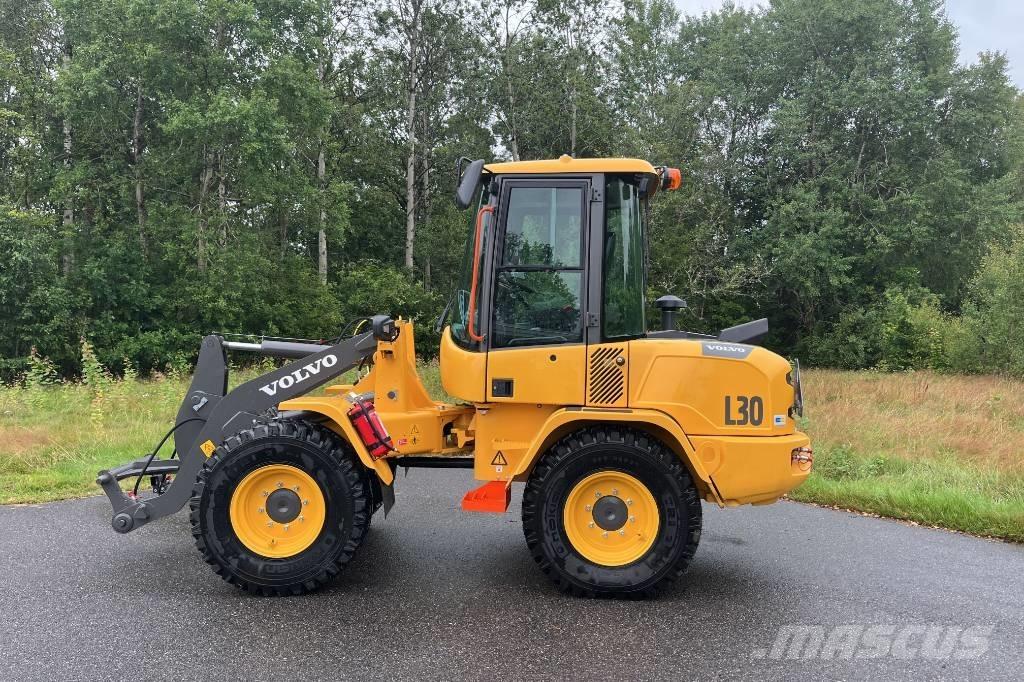 Volvo L 30 Naudoti ratiniai krautuvai