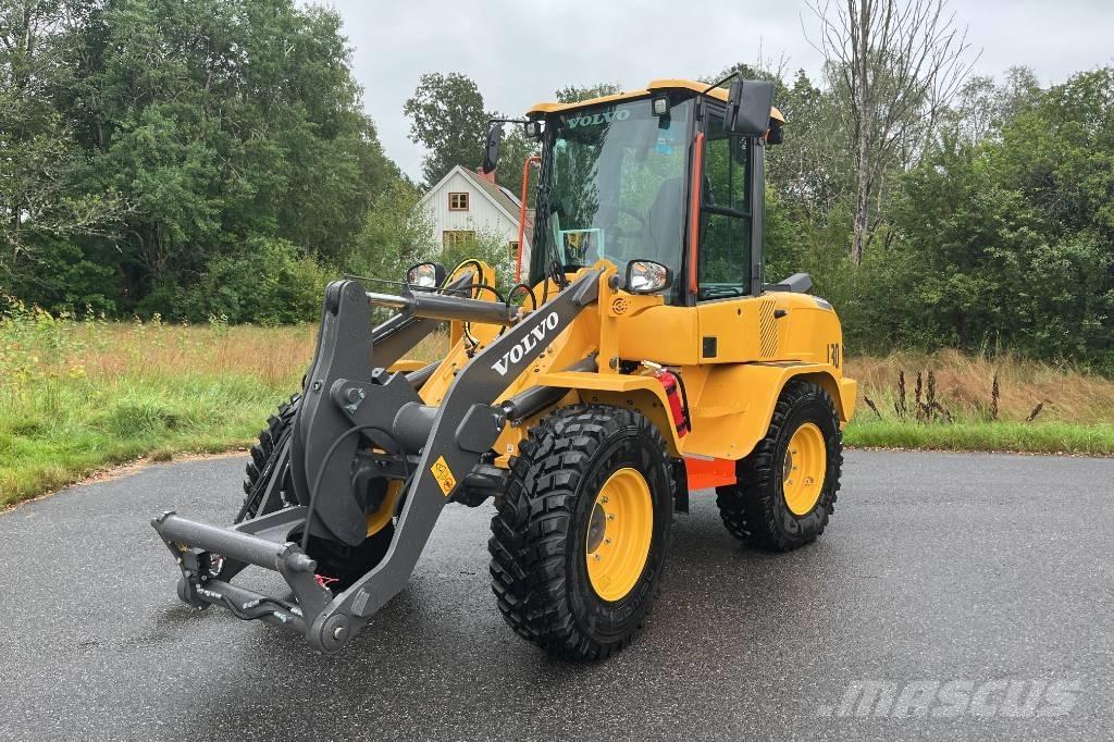 Volvo L 30 Naudoti ratiniai krautuvai