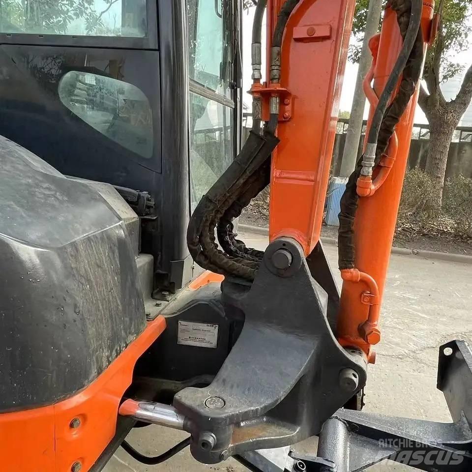 Hitachi ZX50 Mini ekskavatoriai < 7 t