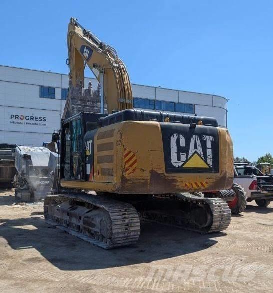 CAT 330 Vikšriniai ekskavatoriai