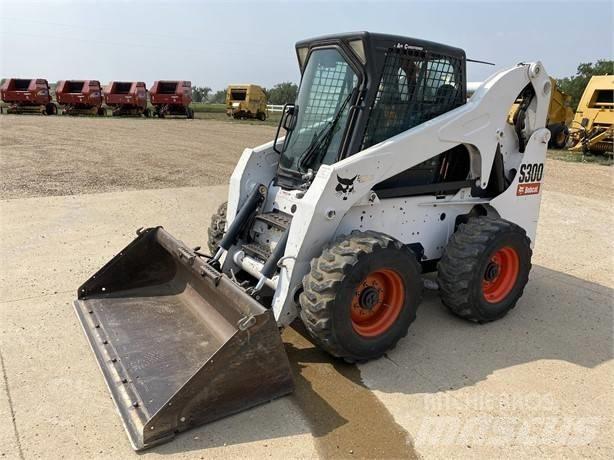 Bobcat S 300 Krautuvai su šoniniu pasukimu