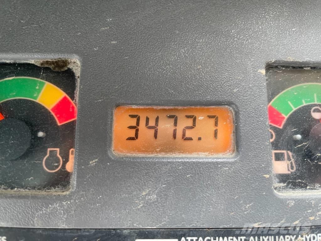 Bobcat T190 Krautuvai su šoniniu pasukimu