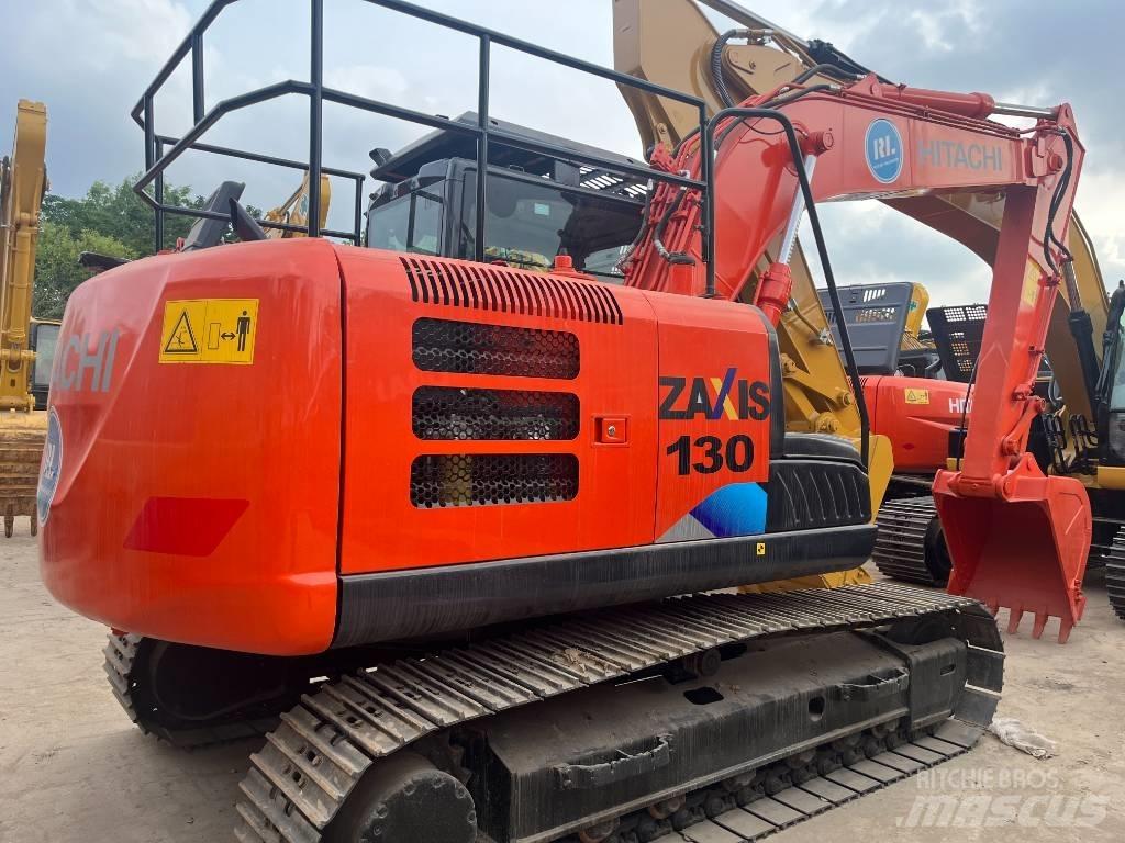 Hitachi 130 Vikšriniai ekskavatoriai