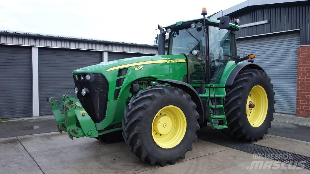 John Deere 8230 ILS Traktoriai