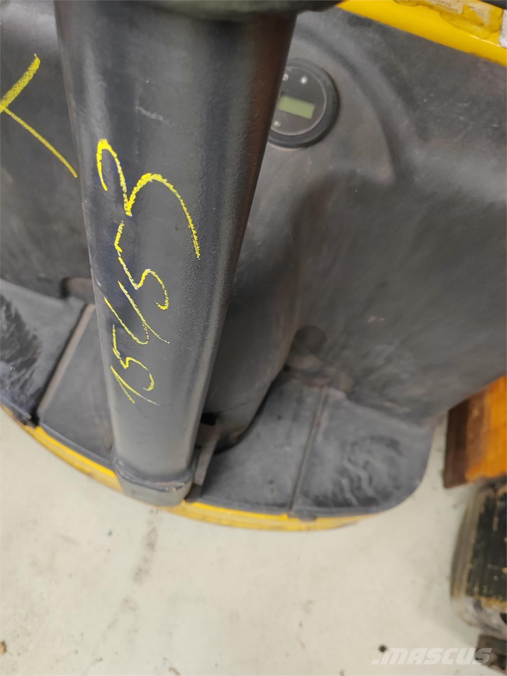 OM TL 18 Rankiniai vėžimėliai