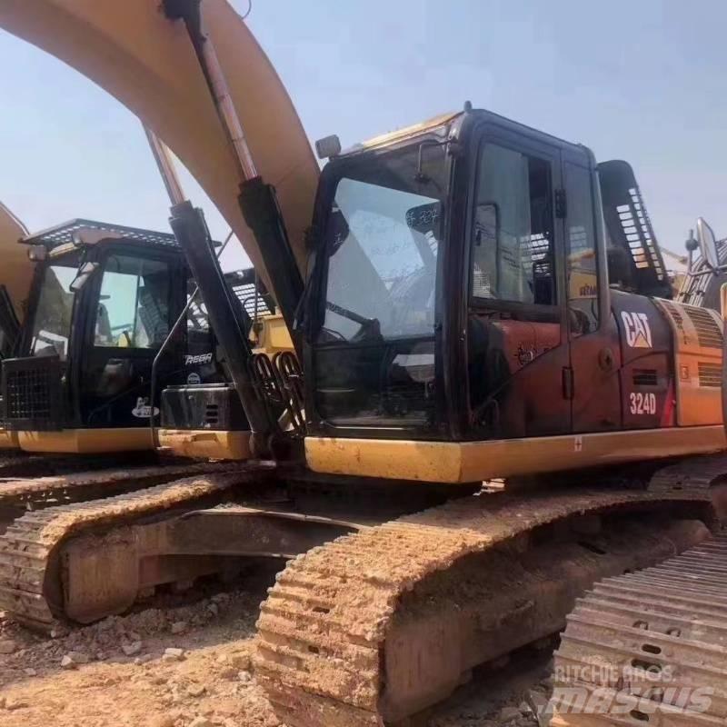CAT 324 Vikšriniai ekskavatoriai