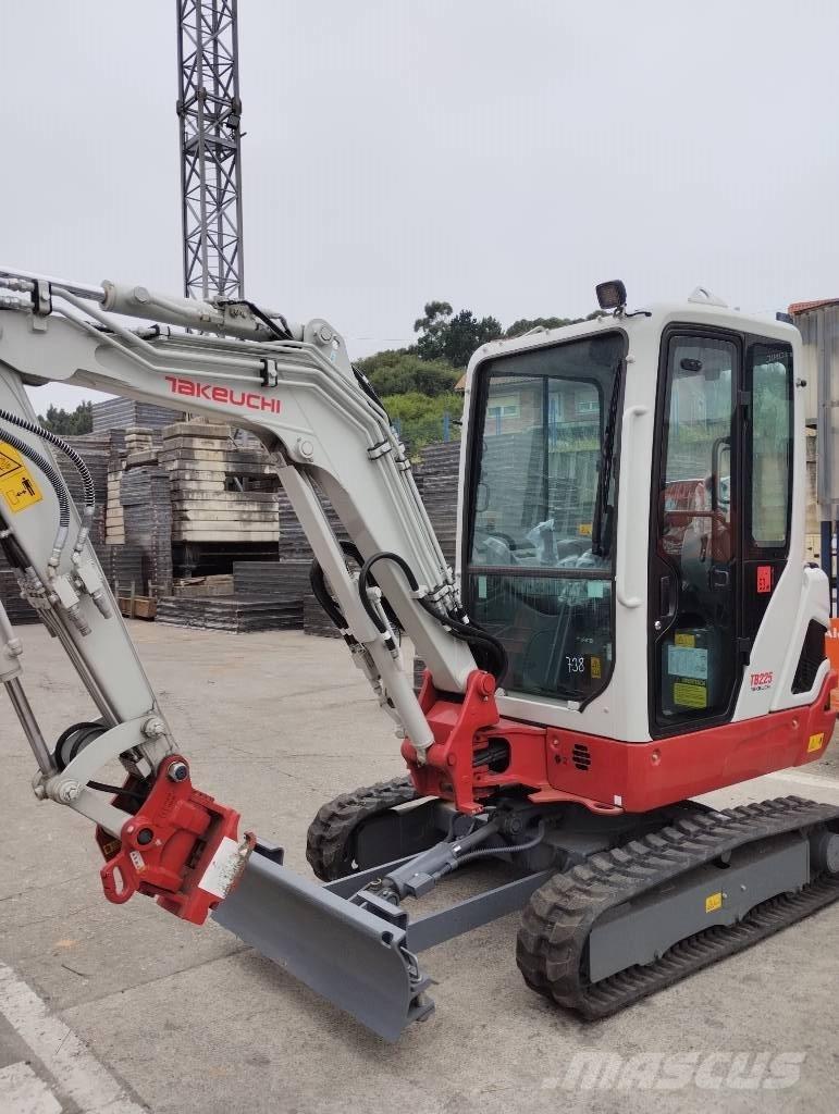 Takeuchi TB 225 Mini ekskavatoriai < 7 t