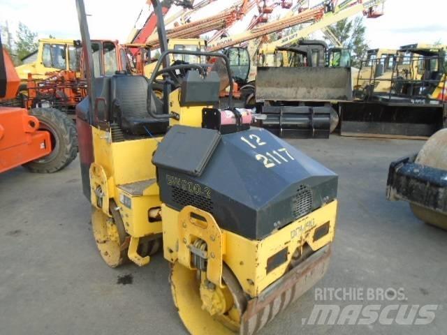 Bomag BW 900-2 Porinių būgnų volai