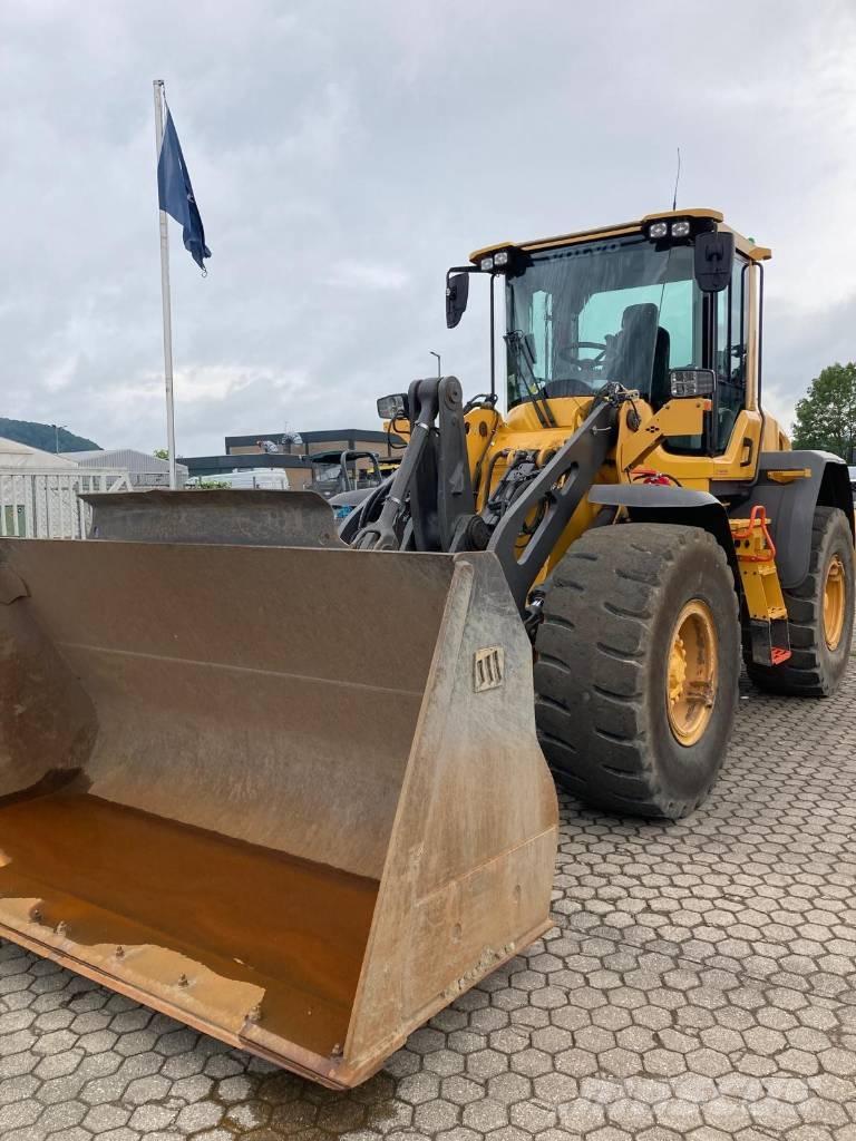 Volvo L 70 H Naudoti ratiniai krautuvai
