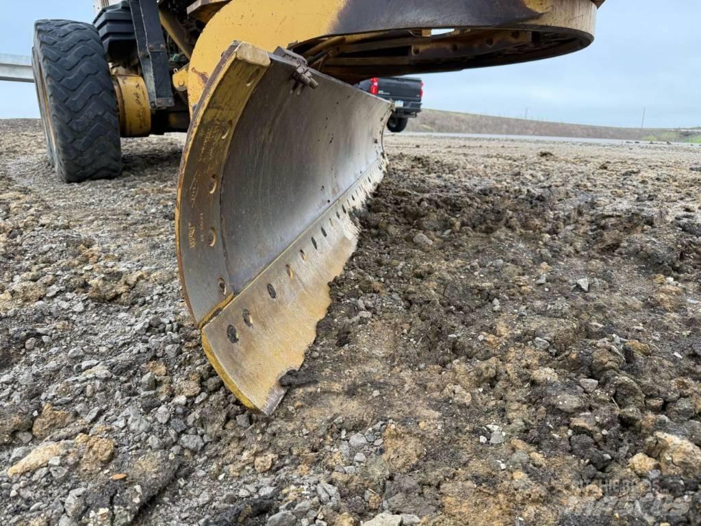 CAT 140H Greideriai