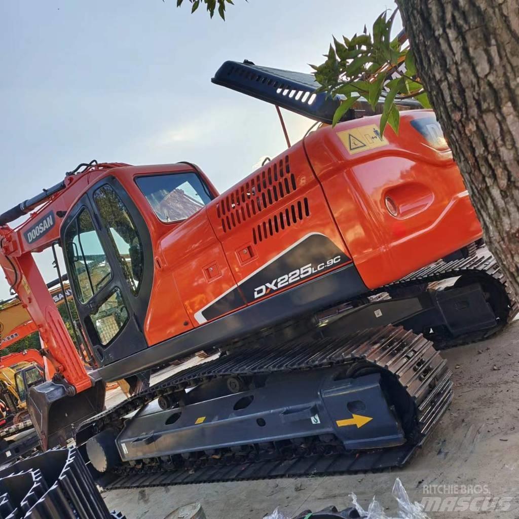 Doosan DX 225 LC Vikšriniai ekskavatoriai