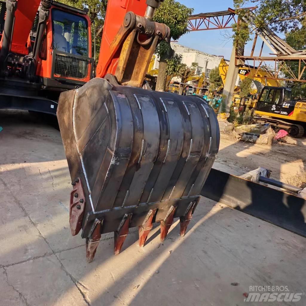 Doosan DX 225 LC Vikšriniai ekskavatoriai