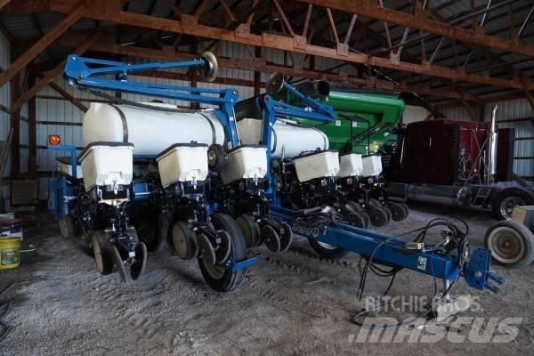 Kinze 3200 12R30 Sodinimo technika