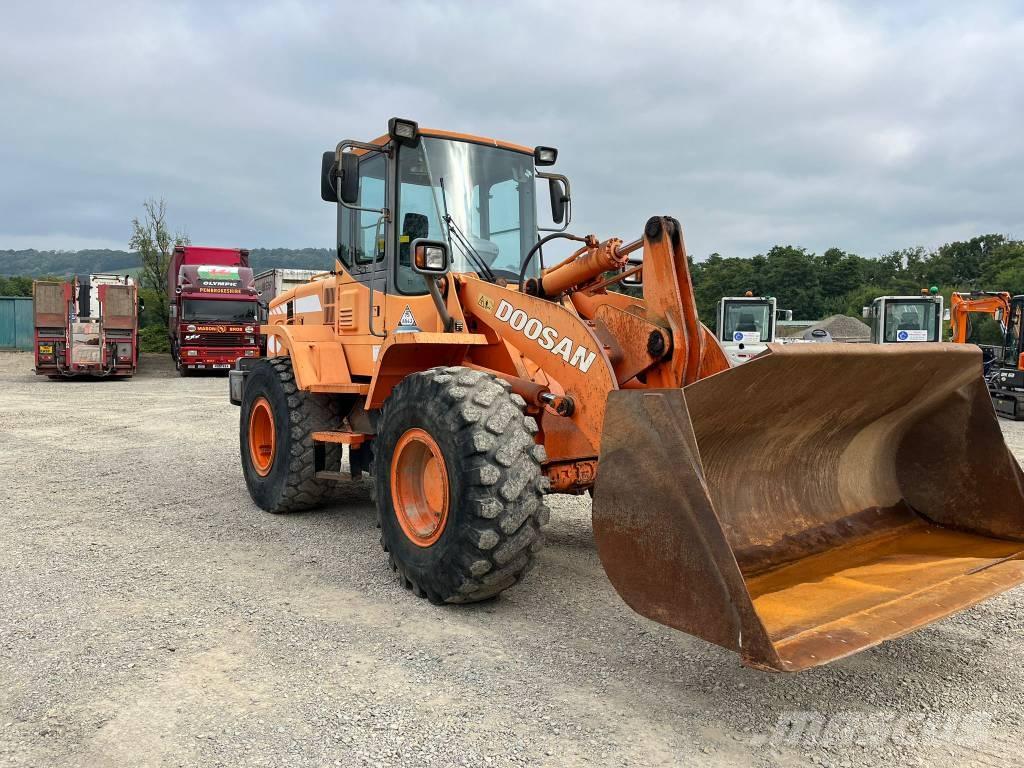 Doosan DL 200 Naudoti ratiniai krautuvai