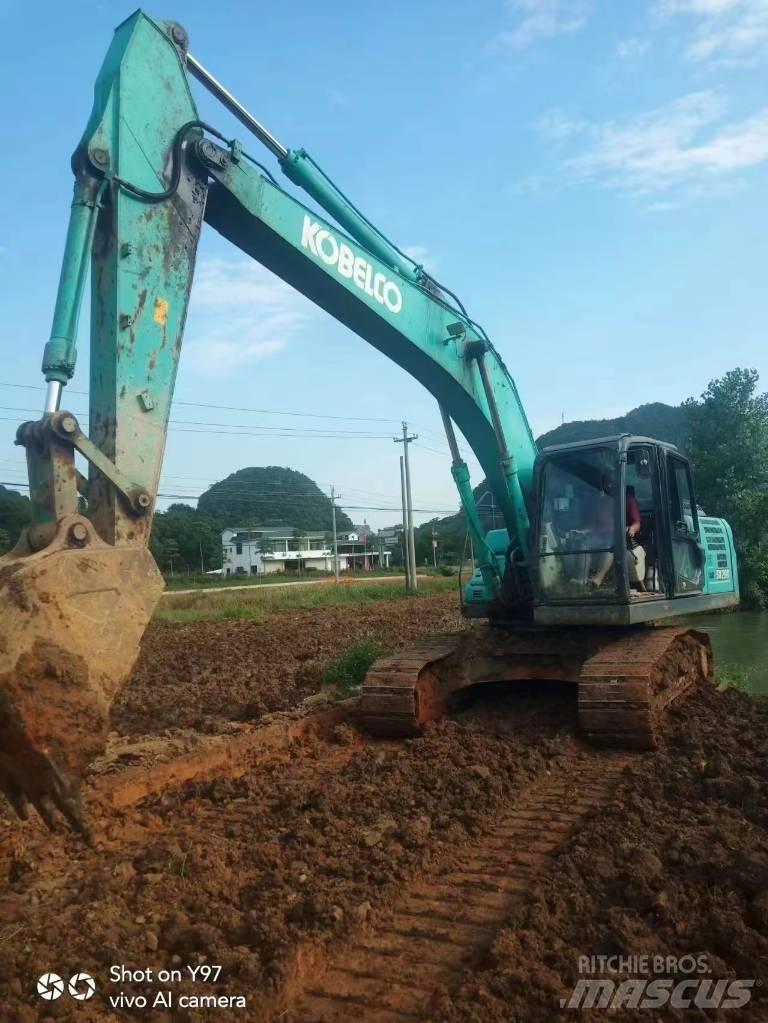 Kobelco SK200-10 Vikšriniai ekskavatoriai