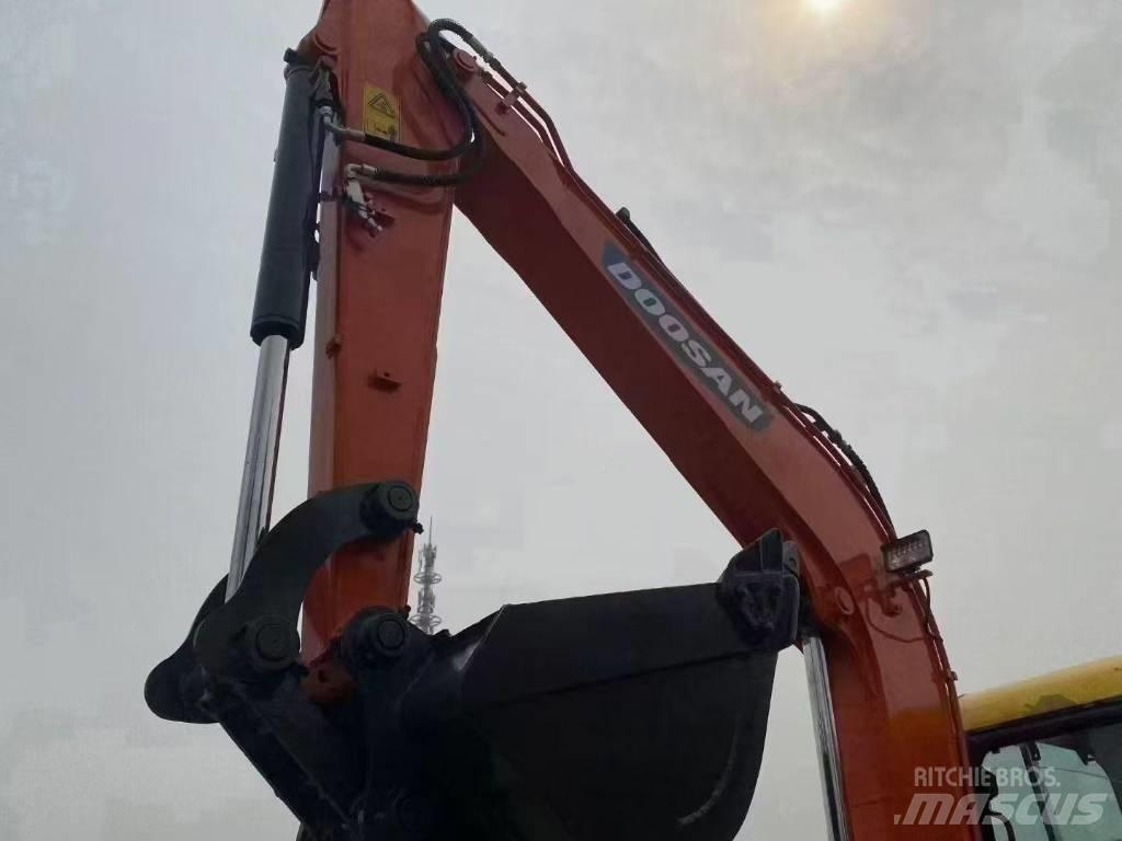 Doosan DX 60 Vikšriniai ekskavatoriai