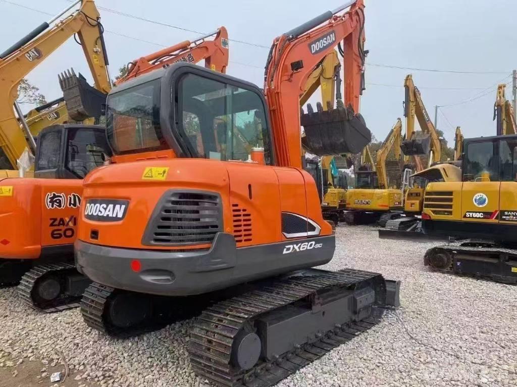 Doosan DX 60 Vikšriniai ekskavatoriai