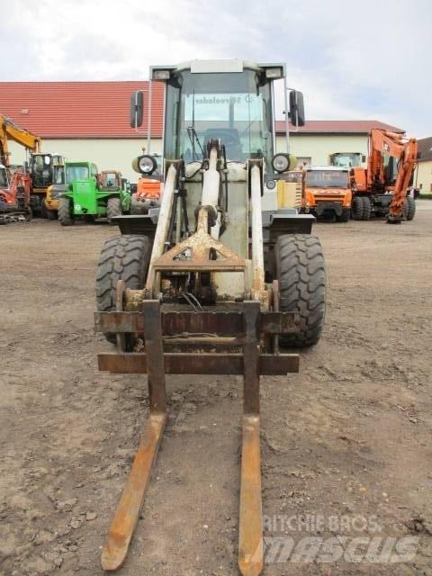 Liebherr L 509 Naudoti ratiniai krautuvai