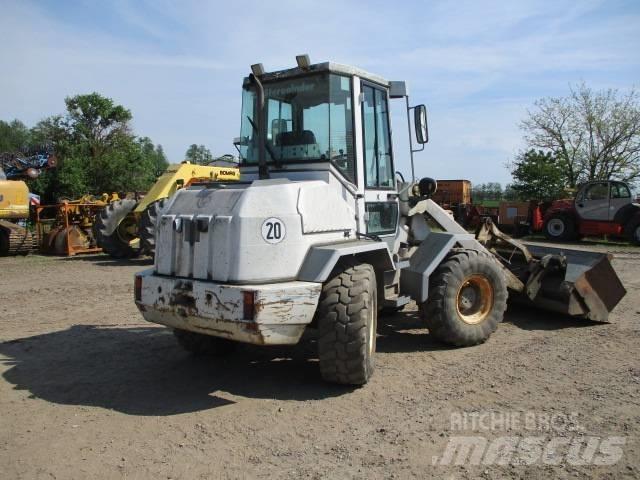 Liebherr L 509 Naudoti ratiniai krautuvai
