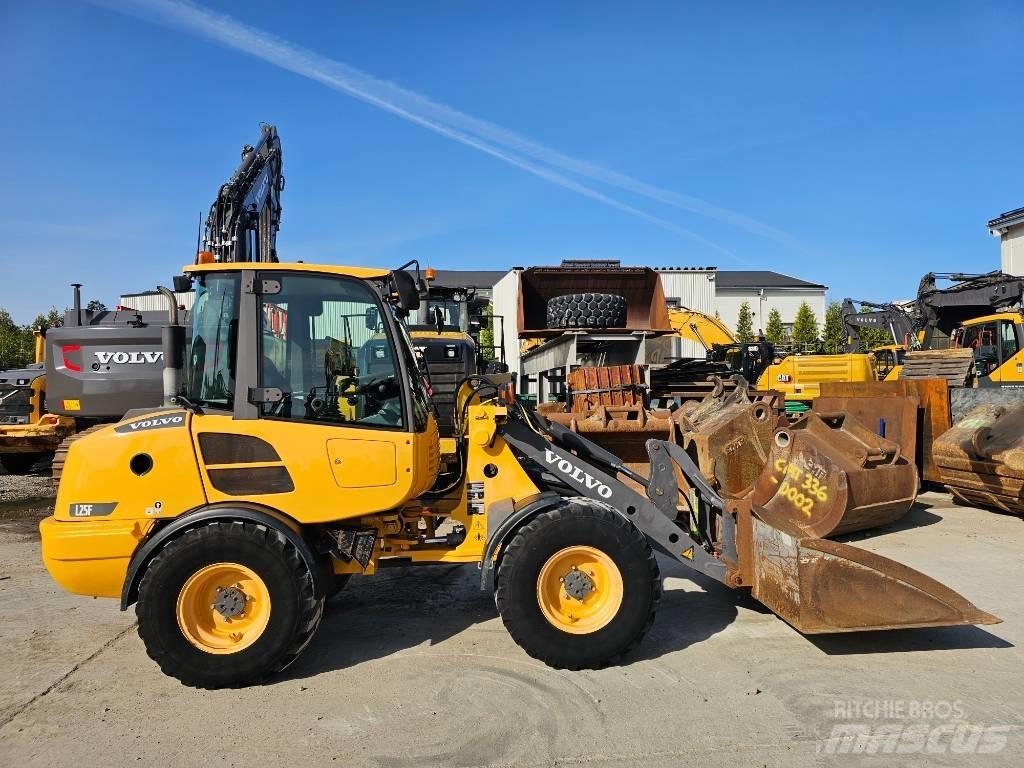 Volvo L 25 F Naudoti ratiniai krautuvai