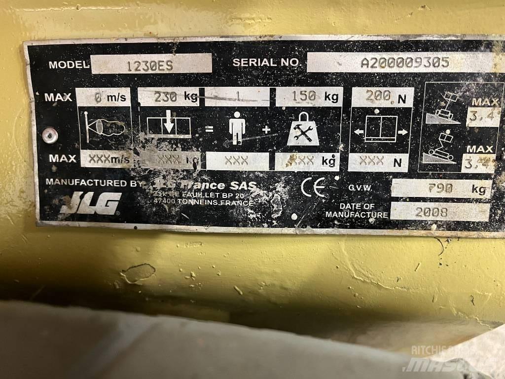 JLG 1230 ES Žirkliniai keltuvai