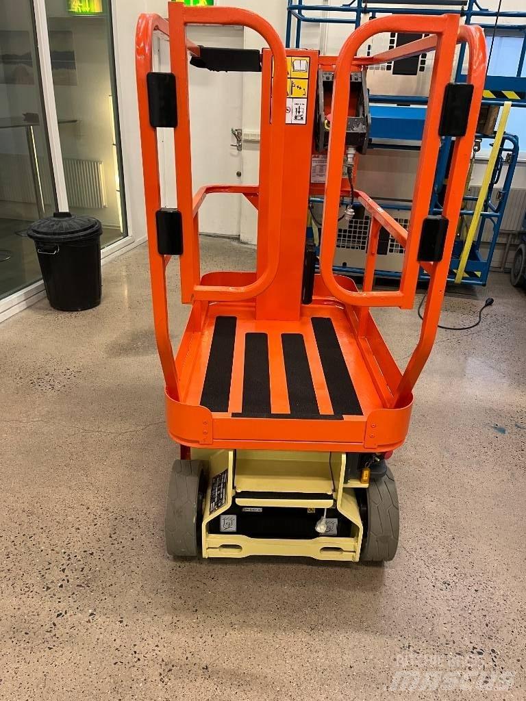 JLG 1230 ES Žirkliniai keltuvai