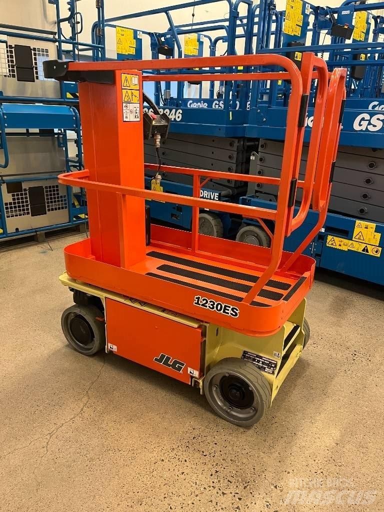 JLG 1230 ES Žirkliniai keltuvai