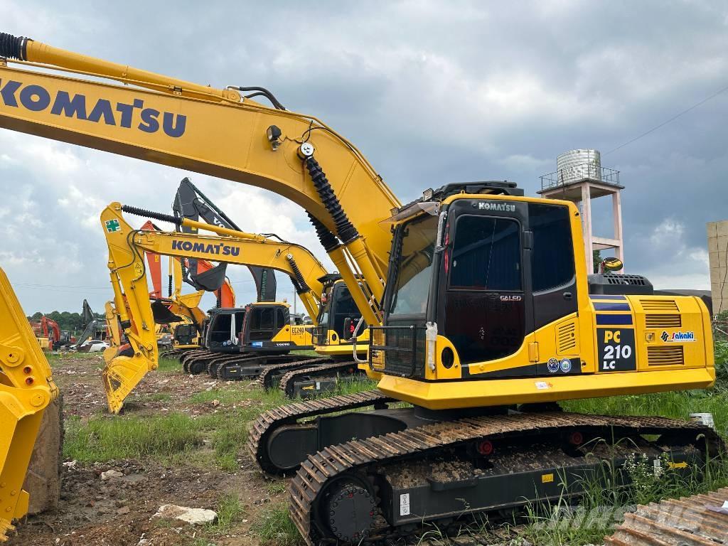 Komatsu PC 210-8 Vikšriniai ekskavatoriai