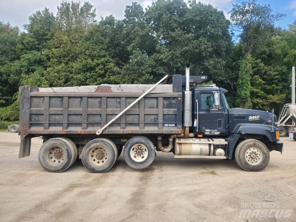 Mack CL713 Savivarčių priekabų vilkikai