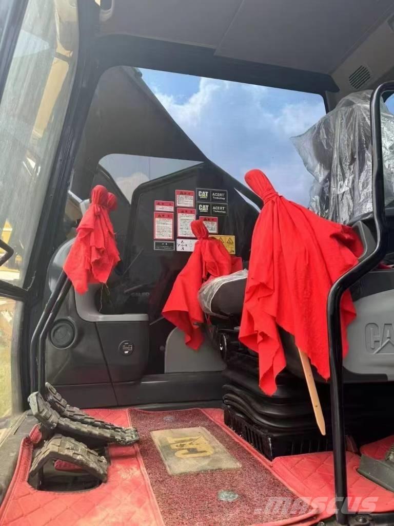 CAT 330 Vikšriniai ekskavatoriai