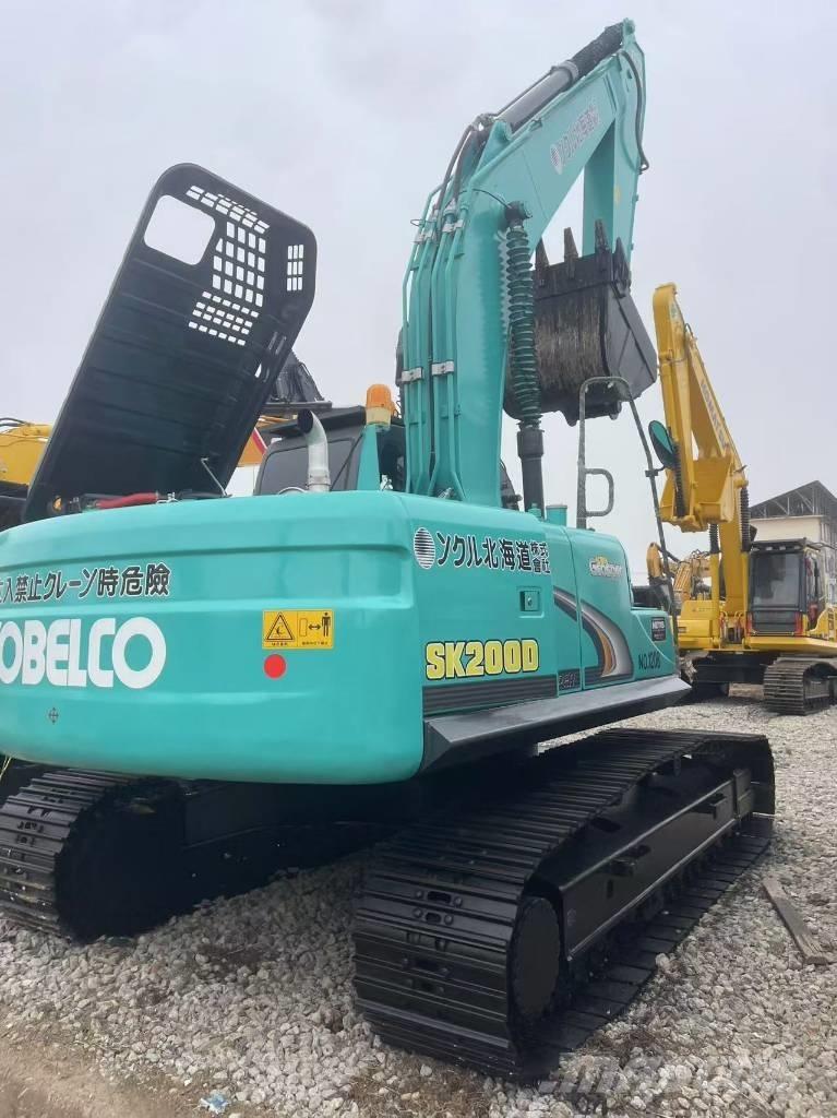 Kobelco SK 200 Vikšriniai ekskavatoriai